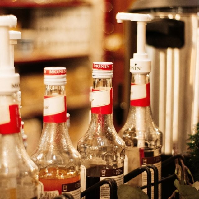 Tik balandžio mėnesį visiems sirupams nuolaida iki 40% 😜😜 Šv. Velykos gali būti saldžios ir be sąžinės graužaties 🤤
Aukštos koncentracijos sirupai praktiškai be kalorijų (tik 19Kcal 100 gr), kuriuos būtina atskiesti prieš vartojant, santykiu 1:8. 🍦
Pagardinkite savo kavą, karštą šokoladą, kokteilius, ledus ar desertus! 🫶
Pasmaližiaukite be sąžinės graužaties.
www.necukrinis.lt
#becukraussveikiau #becukraus #sveikagyvensena #kava #sirupas #sirupai